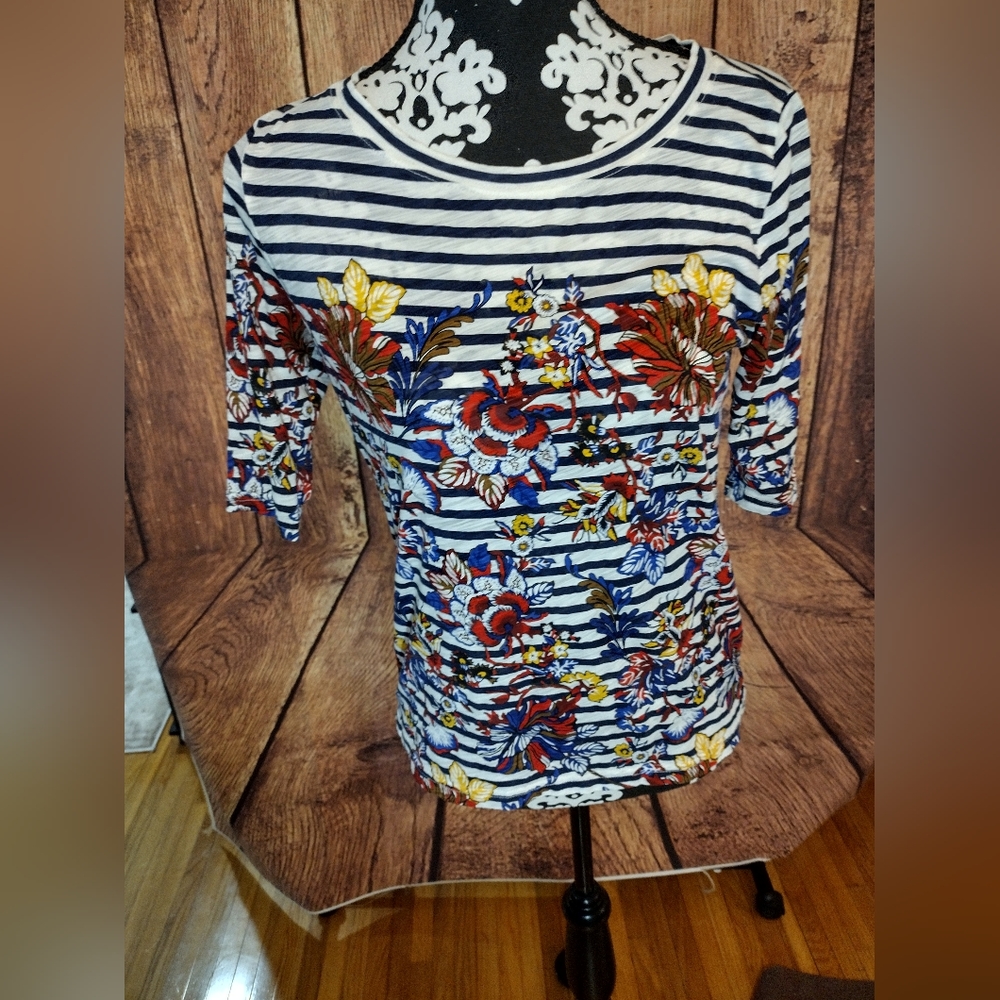 EUC J. Crew Floral XS T-shirt